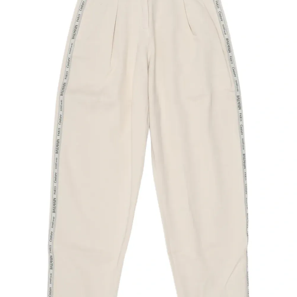 Брюки с лампасами и складками