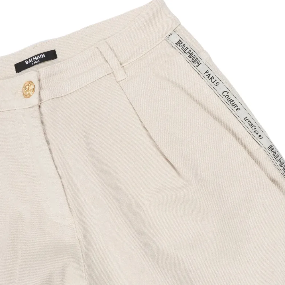 Брюки с лампасами и складками