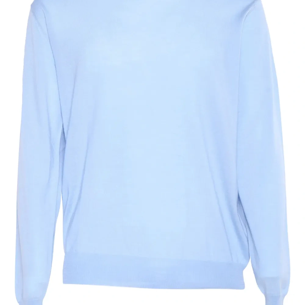 Свитер с круглым вырезом