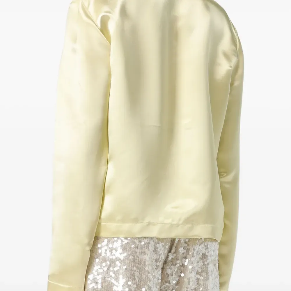 Атласная рубашка с длинными рукавами