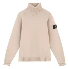 свитер с высоким воротником и нашивкой-логотипом