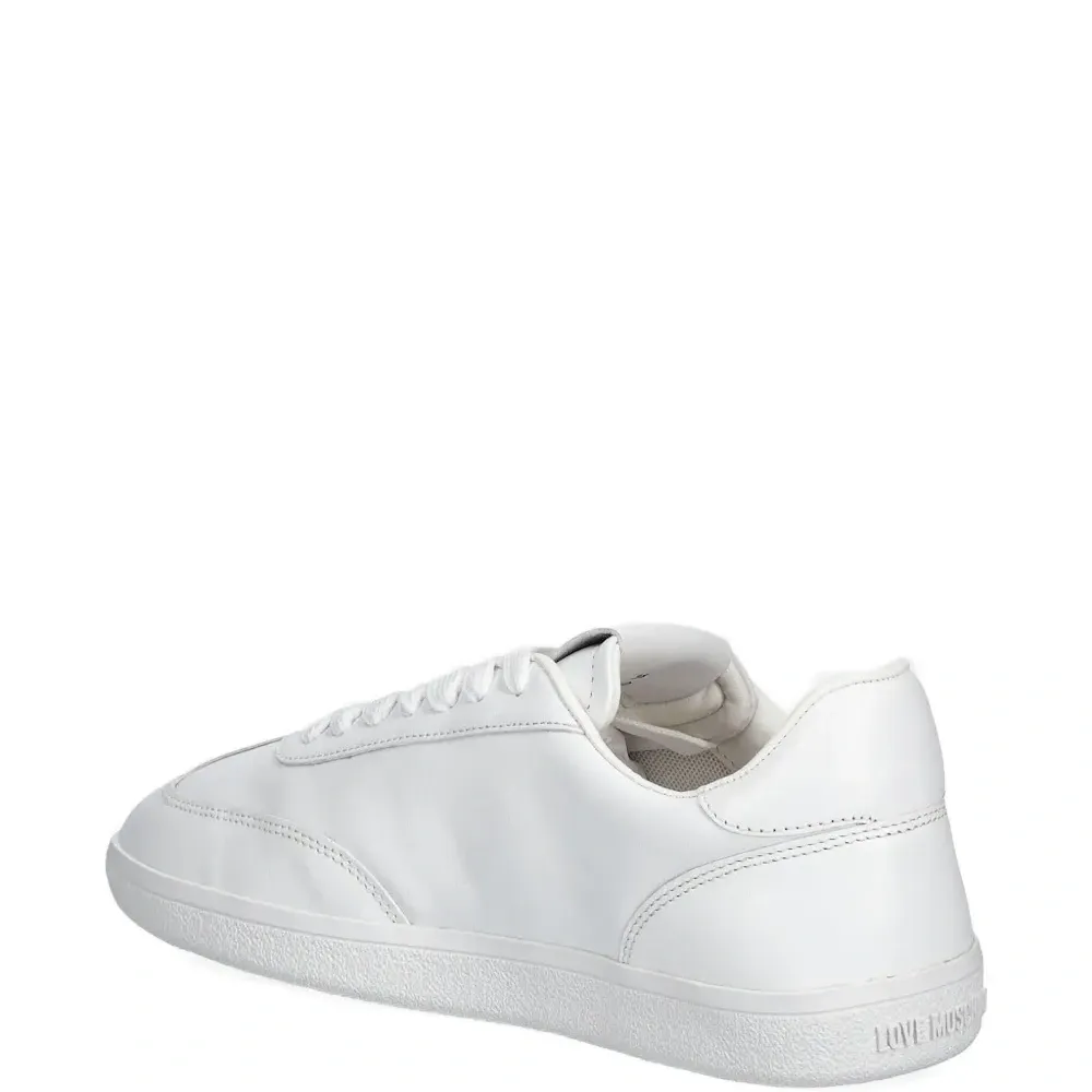 Кроссовки на шнуровке Кроссовки на шнуровке