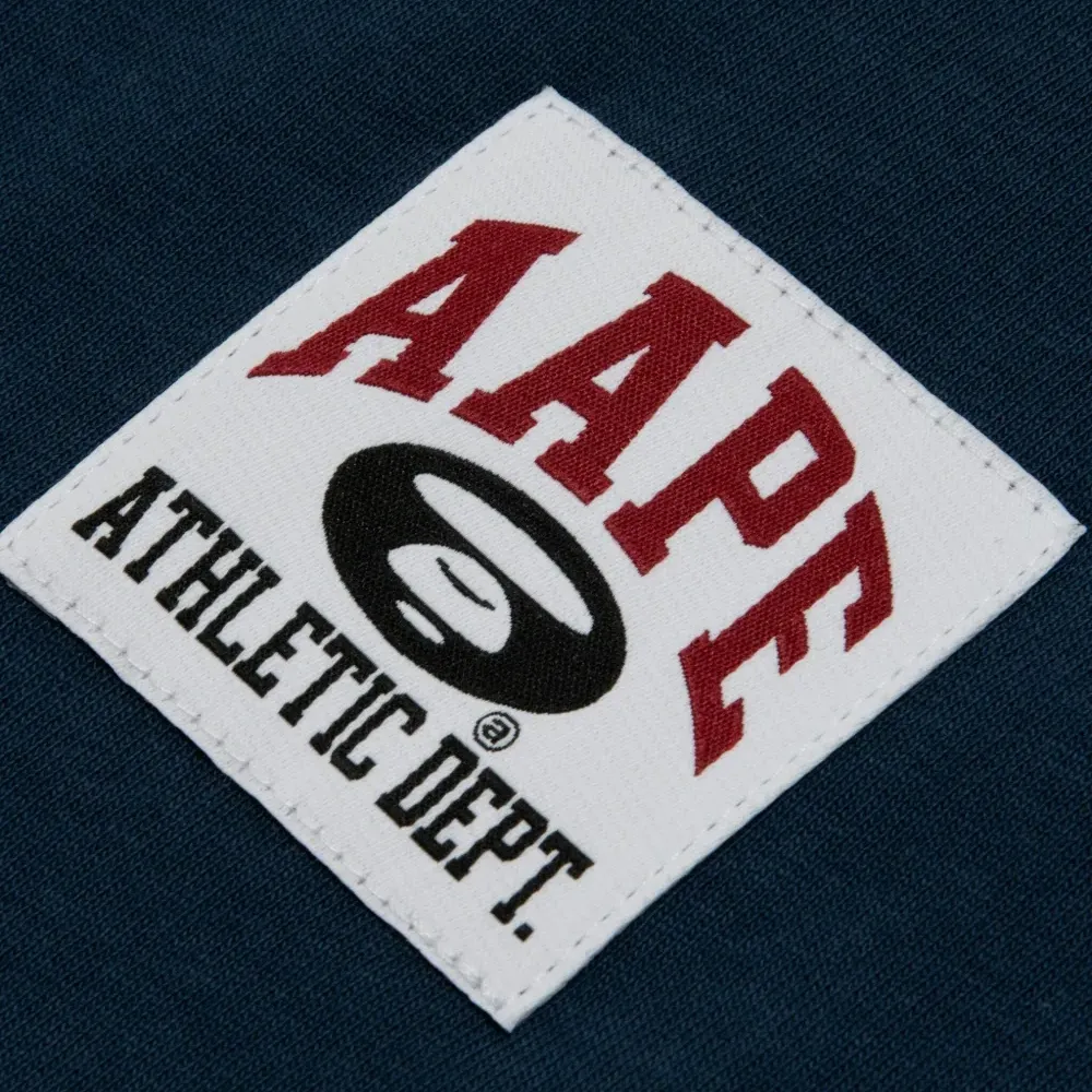 Футболка с вышитым логотипом