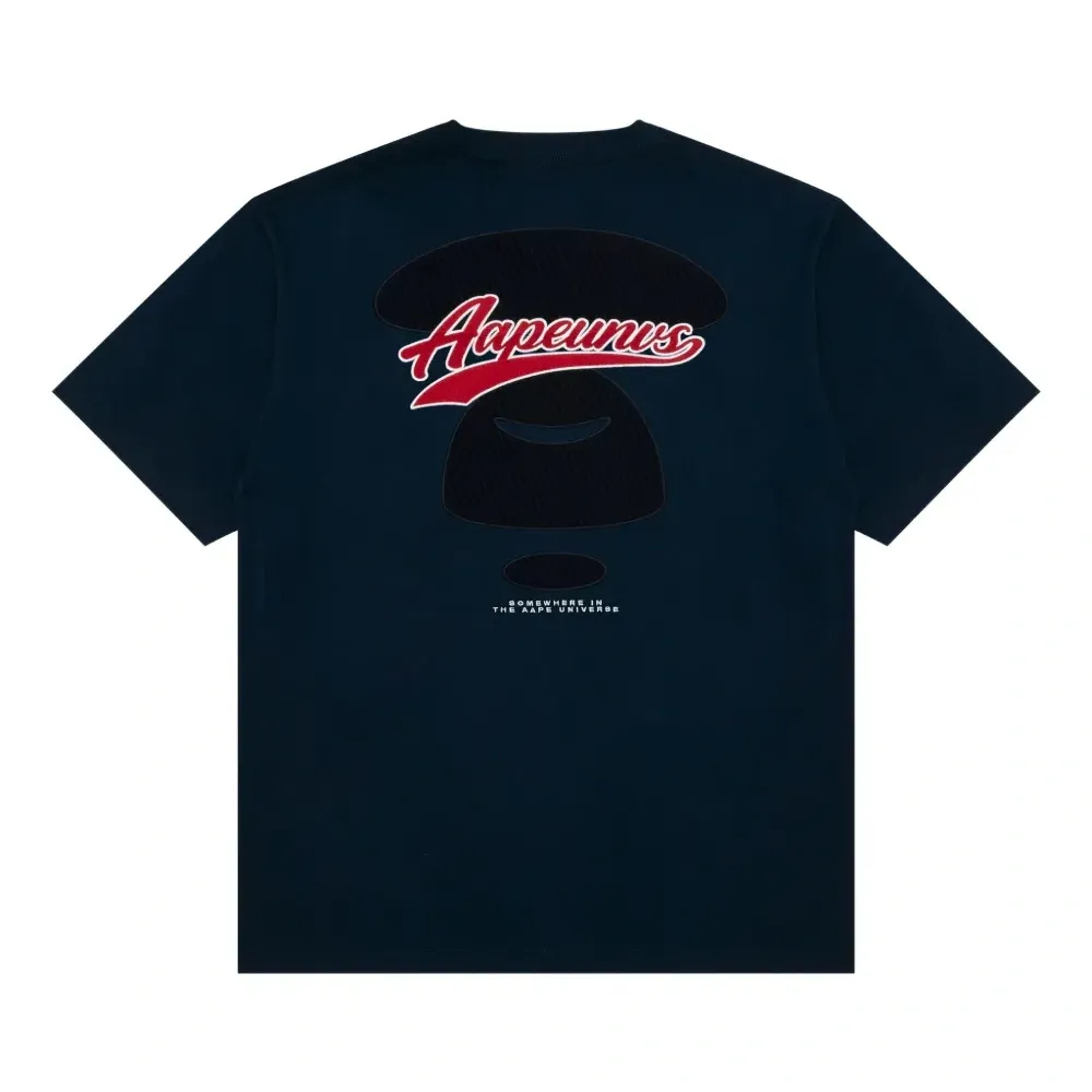 Футболка с вышитым логотипом