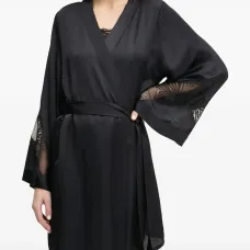 Халат с кружевными рукавами и поясом Халат с кружевными рукавами и поясом