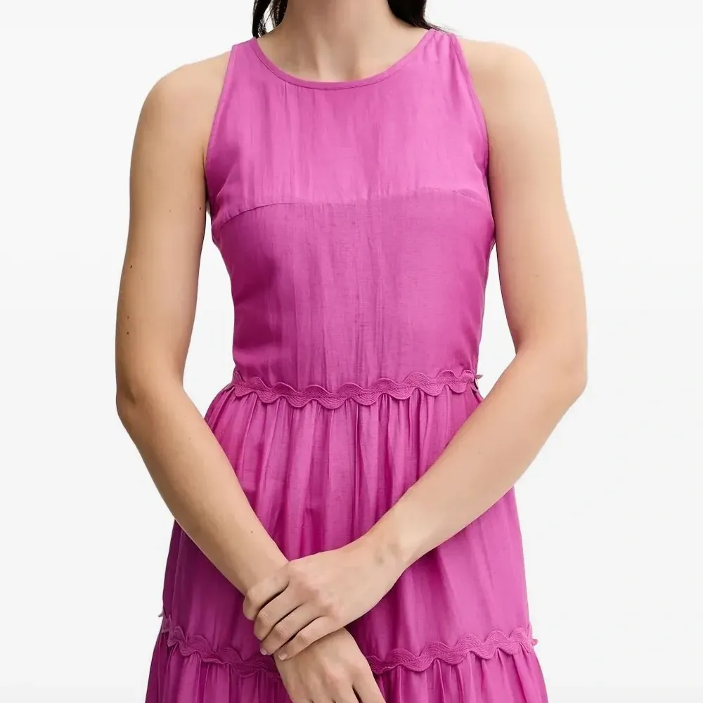 Ярусное платье миди с фестонами