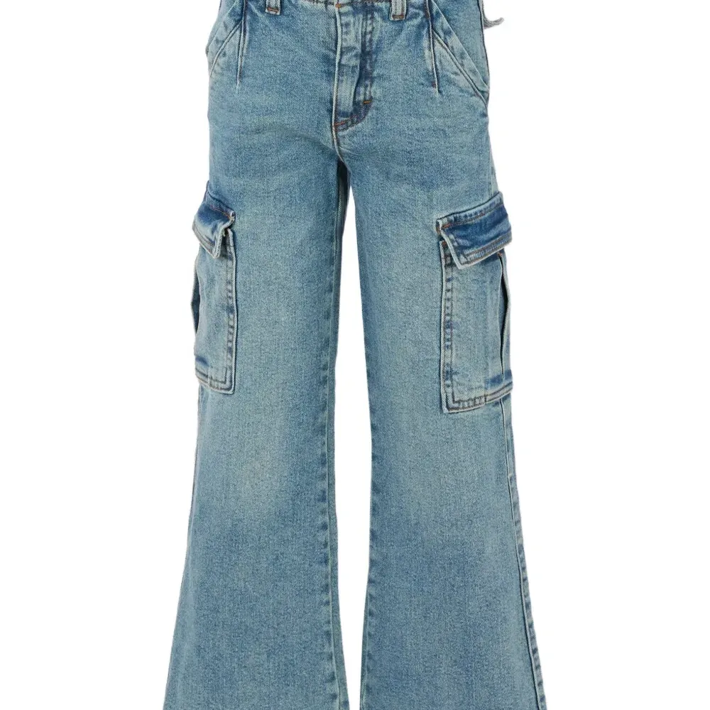 Джинсы с карманами карго