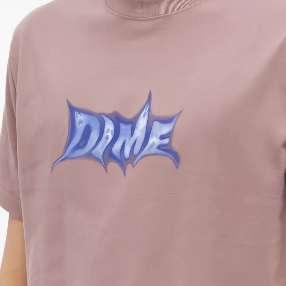 Футболка с призрачным шрифтом