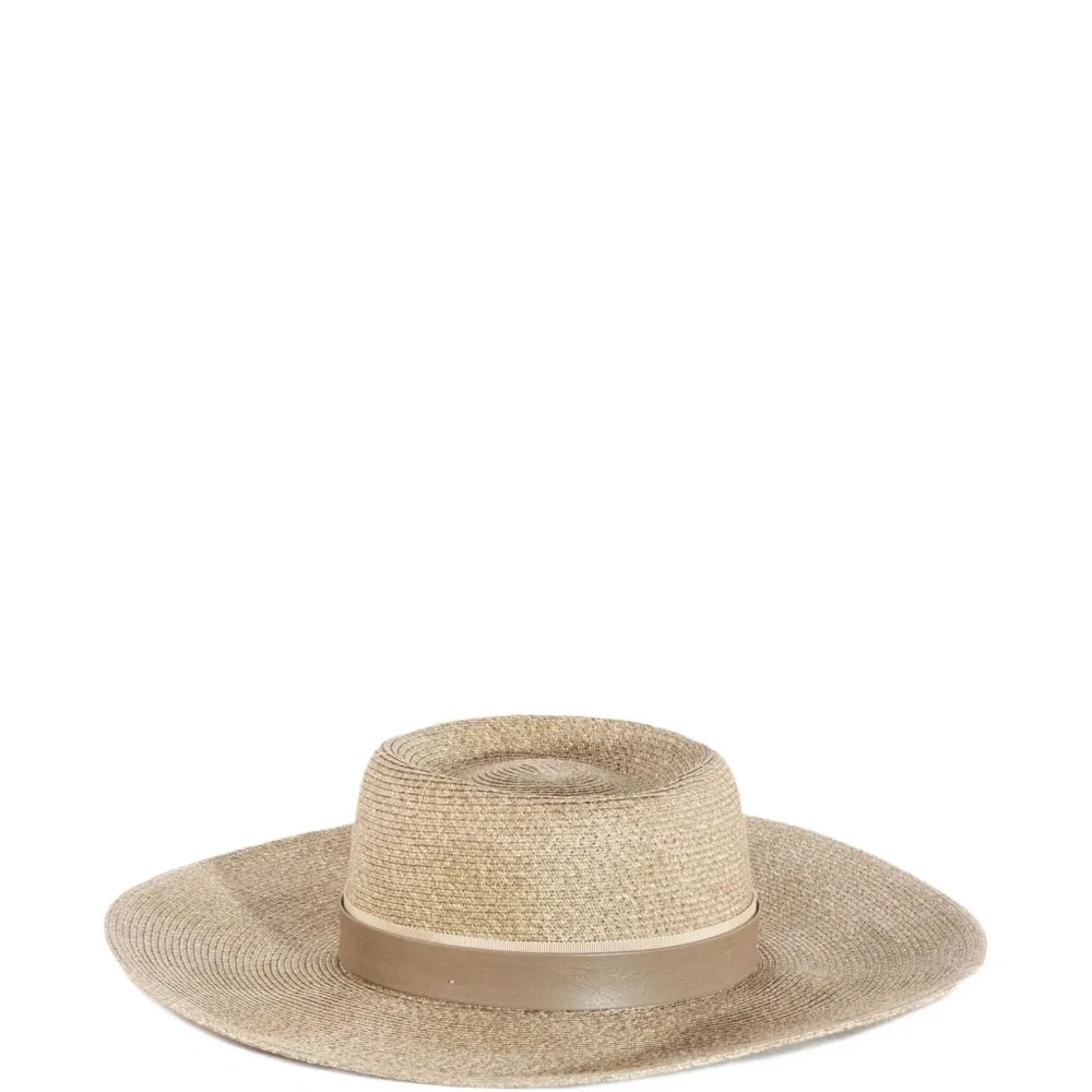 шляпа с кожаной лентой