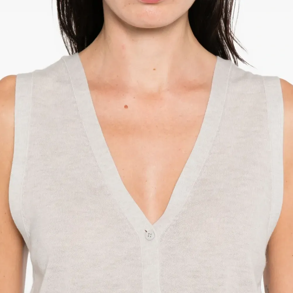 Жилет на пуговицах