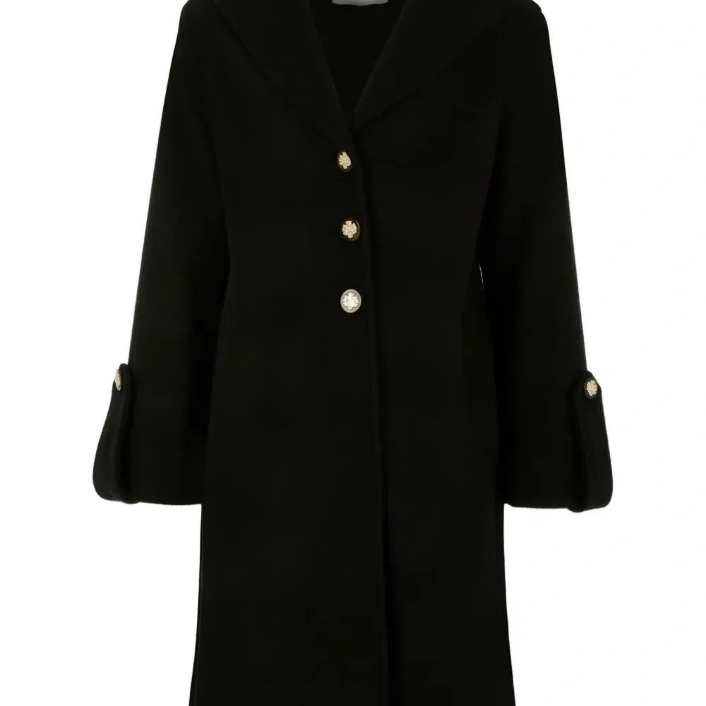 Пальто с расклешенными манжетами Пальто с расклешенными манжетами