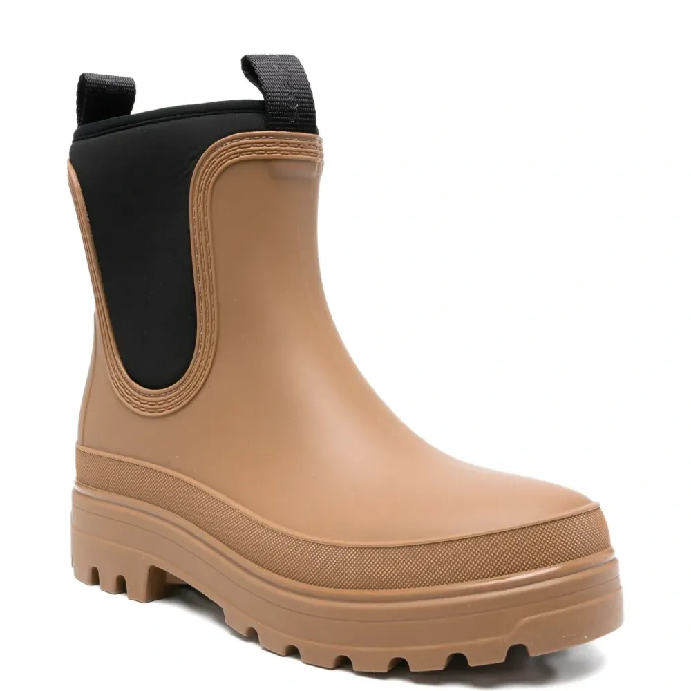 Ботинки с эластичными вставками