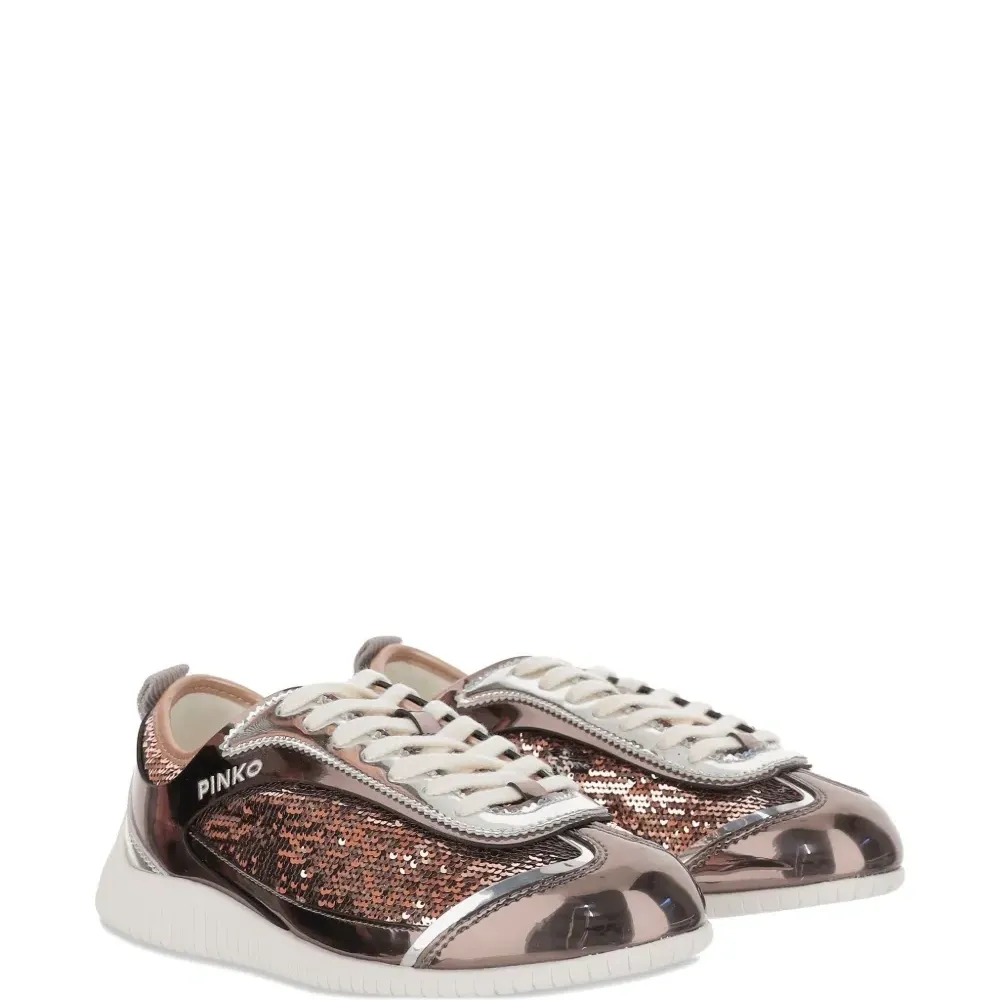 Кроссовки с пайетками