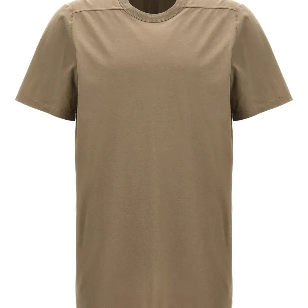 футболка с круглым вырезом