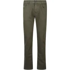 Джинсы с накладными карманами