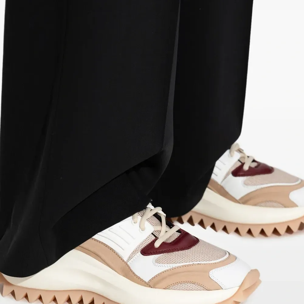 Кроссовки со вставками