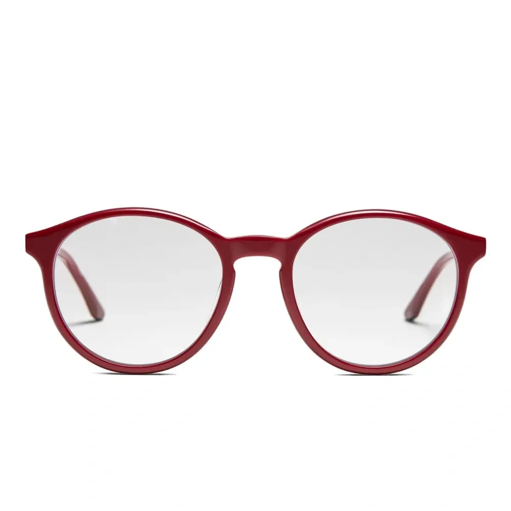 Очки в круглой оправе