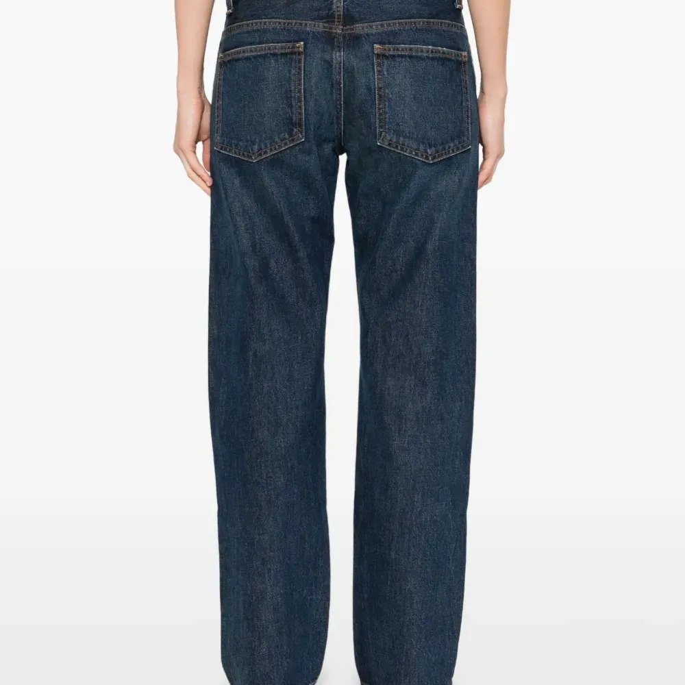 Джинсы с пятью карманами