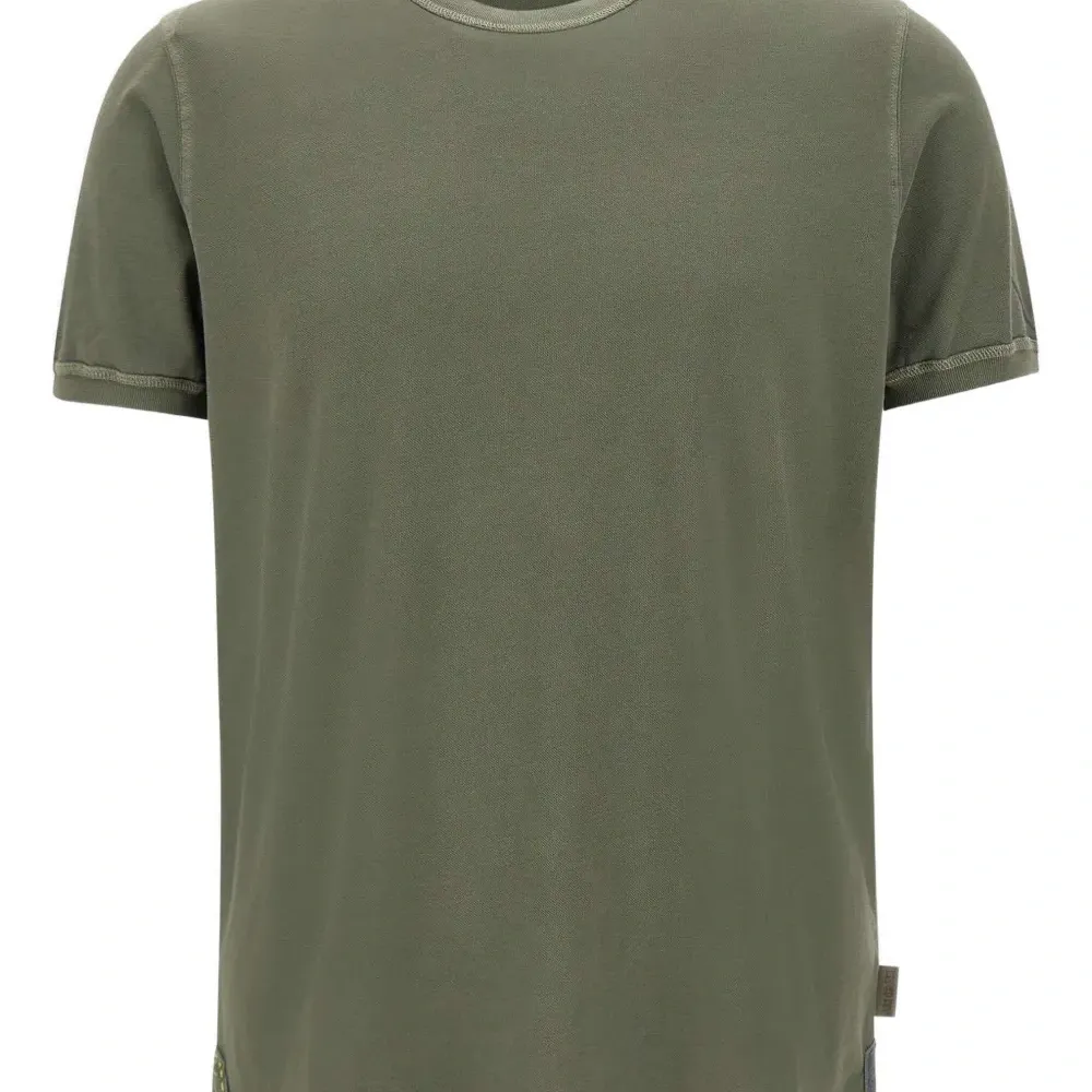 Футболка с круглым вырезом