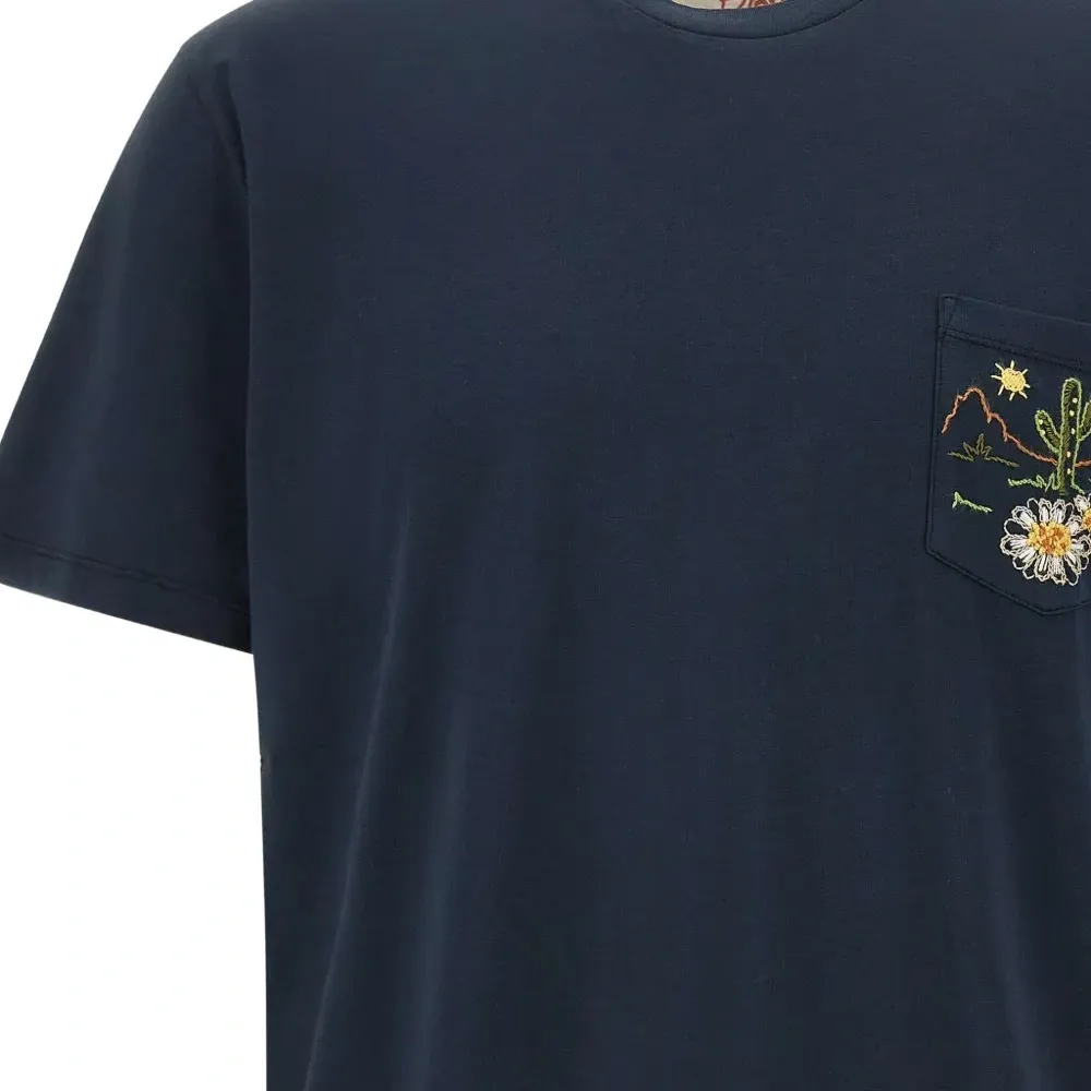 Футболка с вышивкой