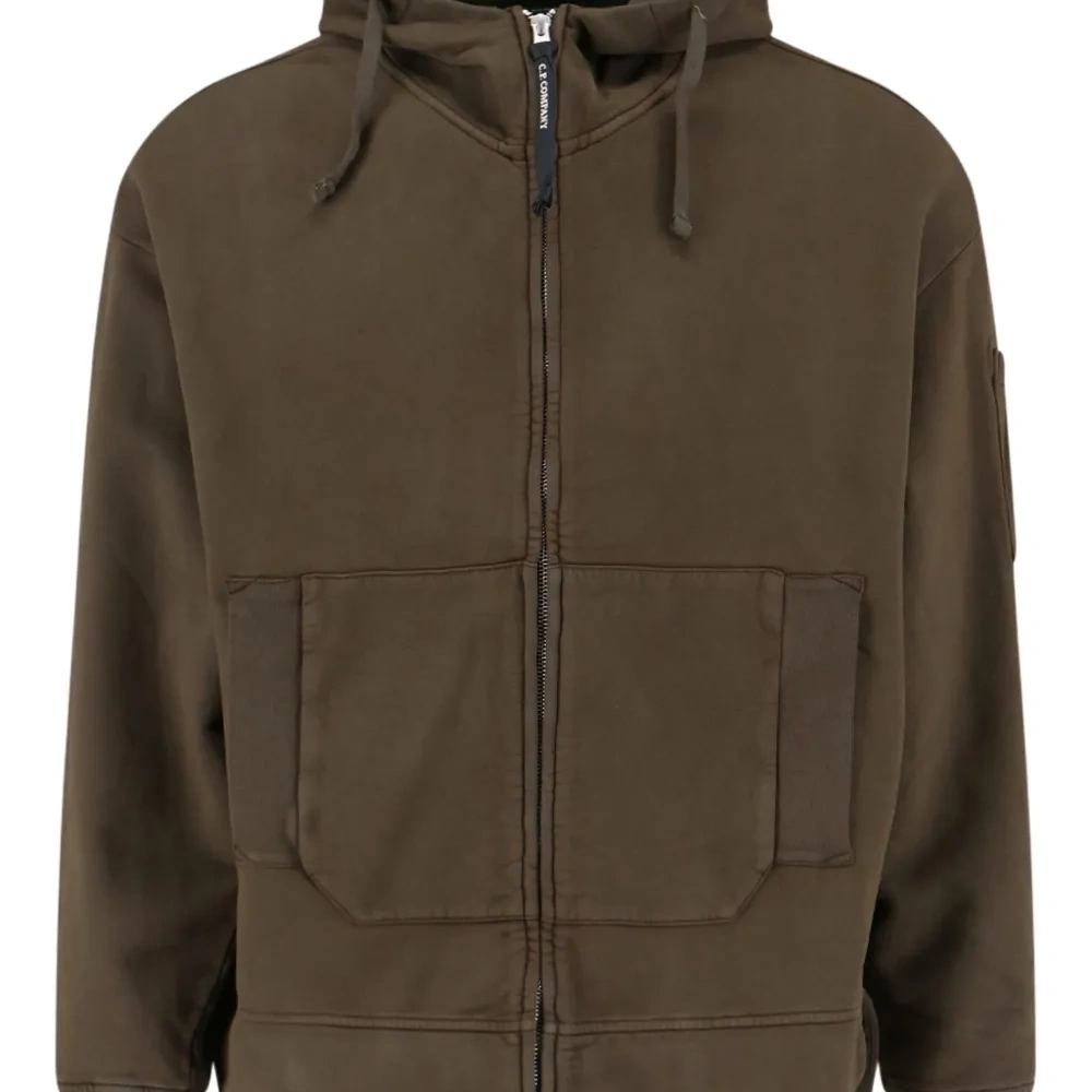 Худи с линзами на капюшоне