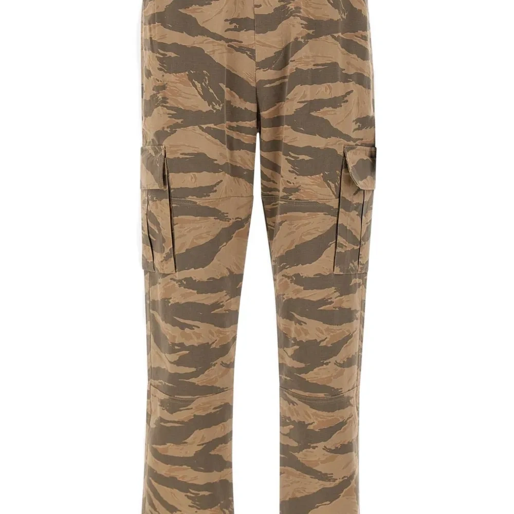 Брюки карго с камуфляжным принтом
