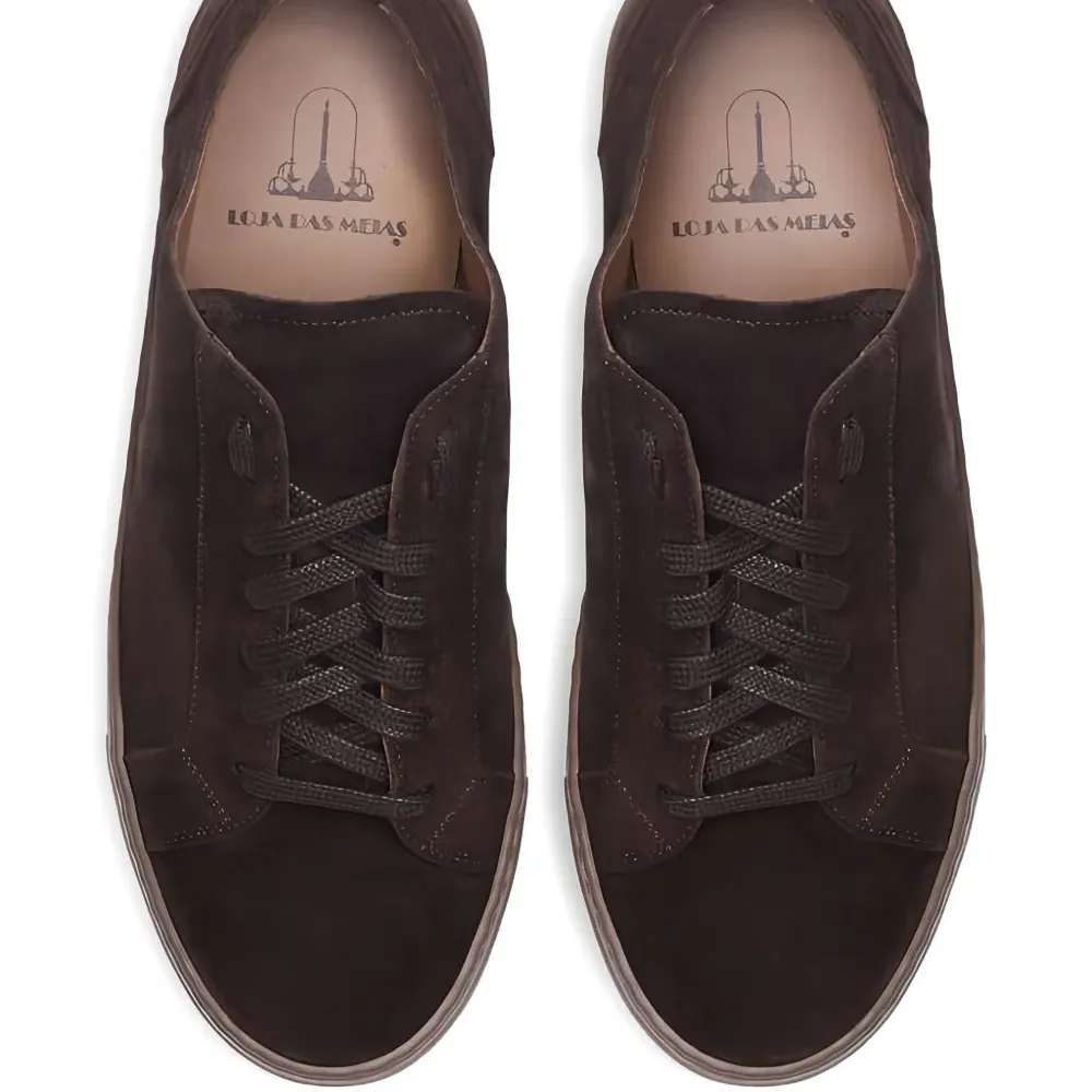 Кроссовки на шнуровке