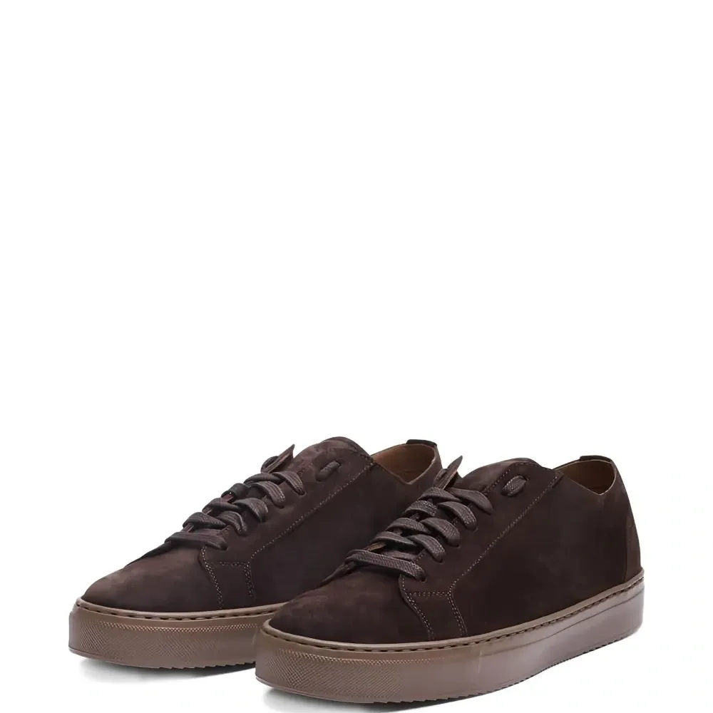 Кроссовки на шнуровке