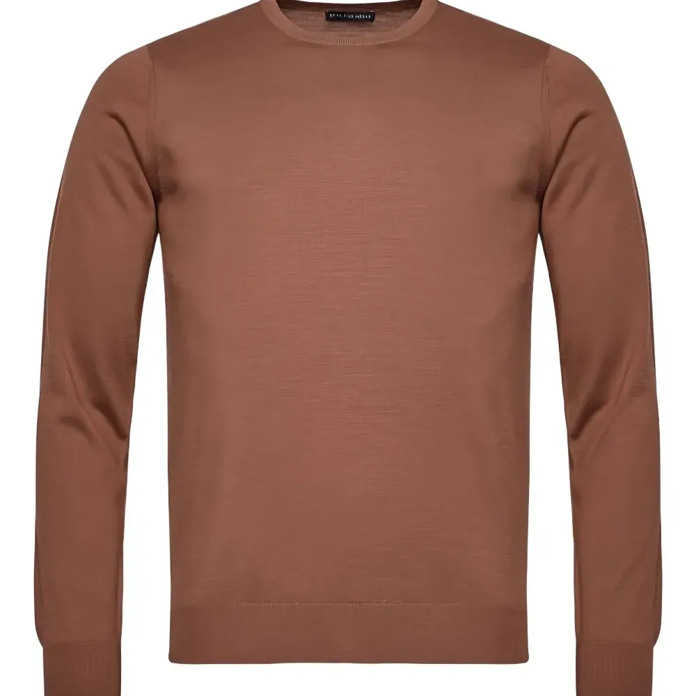 Свитер с круглым вырезом