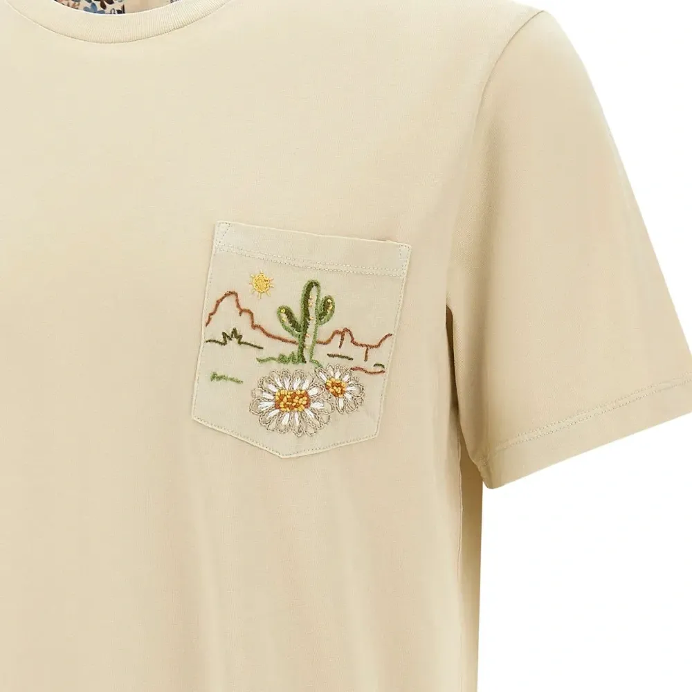 Футболка с вышивкой