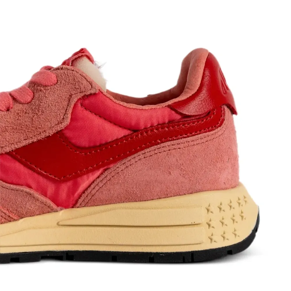 Кроссовки со вставками