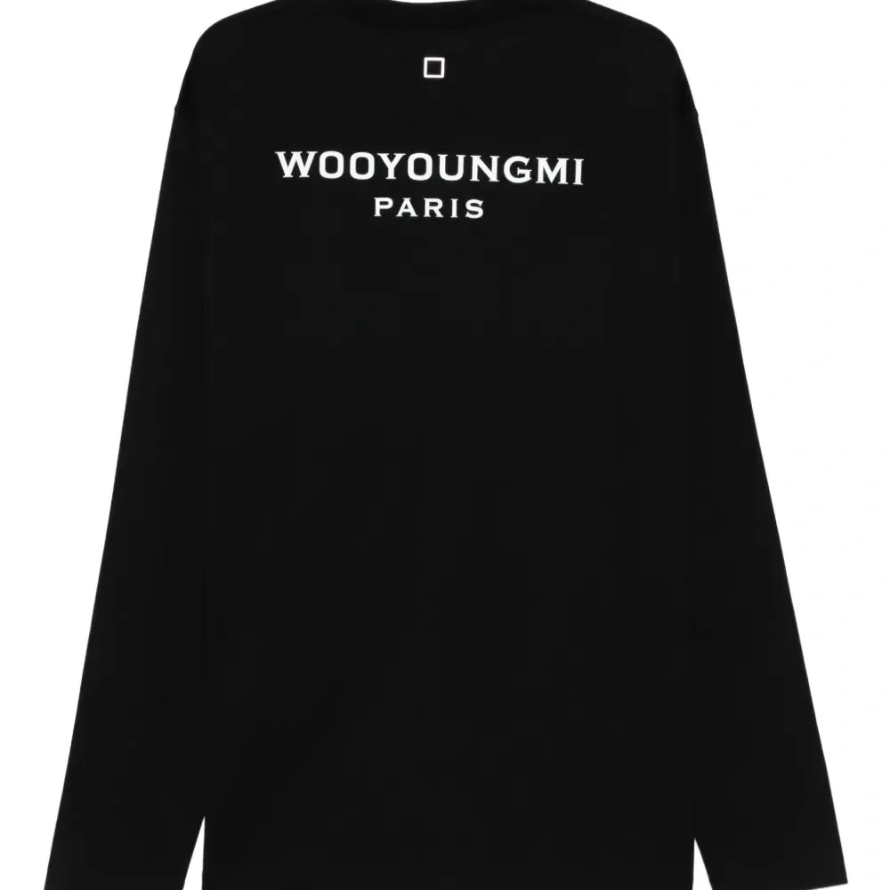 Футболка с длинными рукавами и логотипом