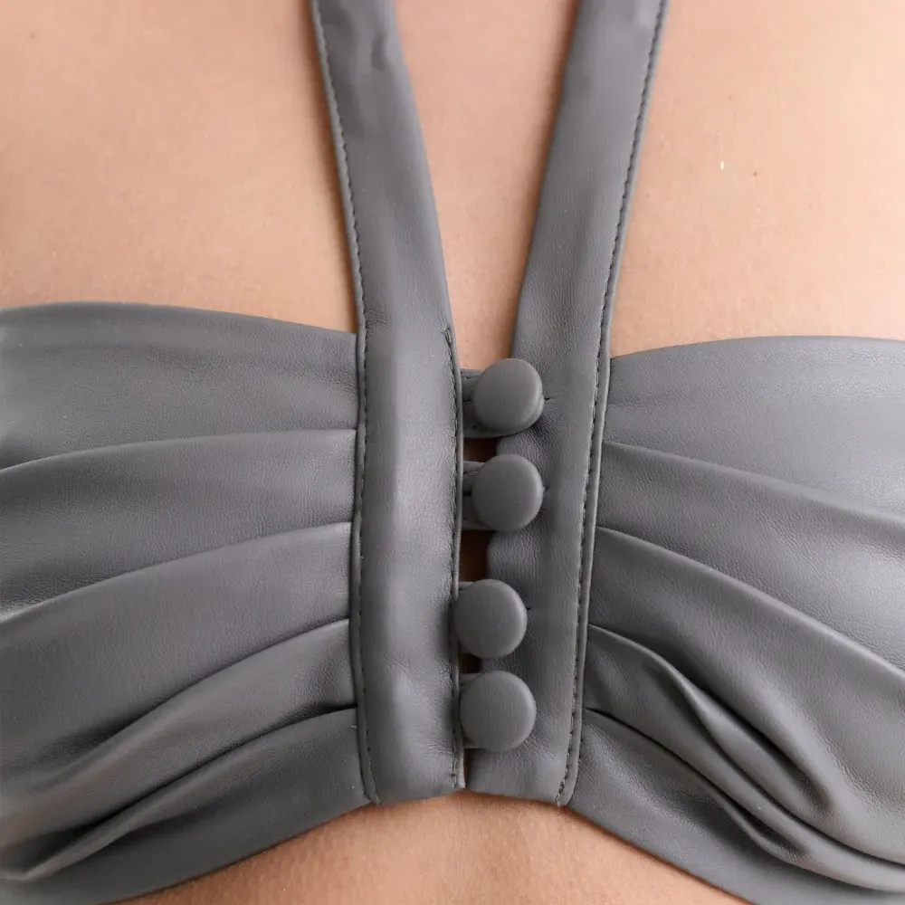 Топ с вырезом халтер Топ с вырезом халтер