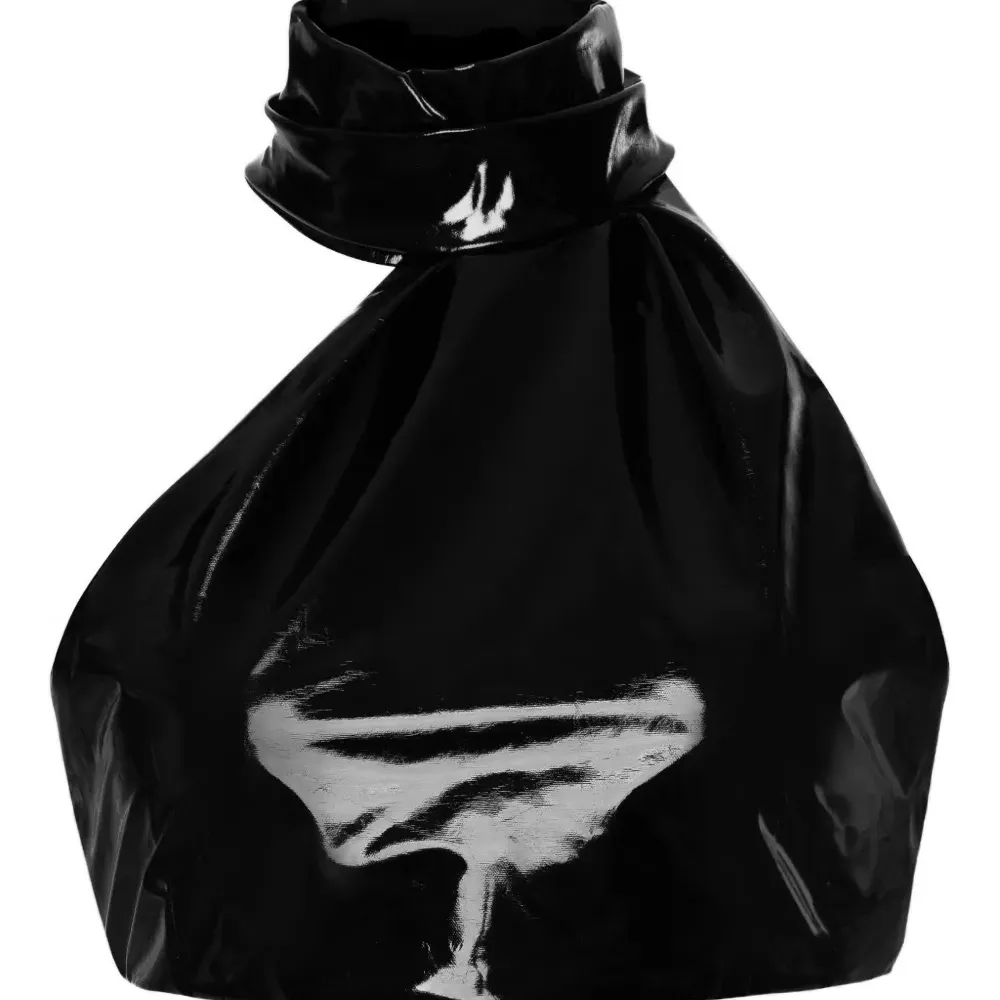 Топ асимметричного кроя с высоким воротником