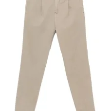 Брюки строгого кроя со складками