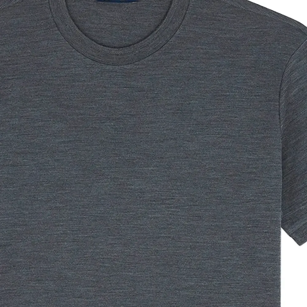 Футболка с круглым вырезом