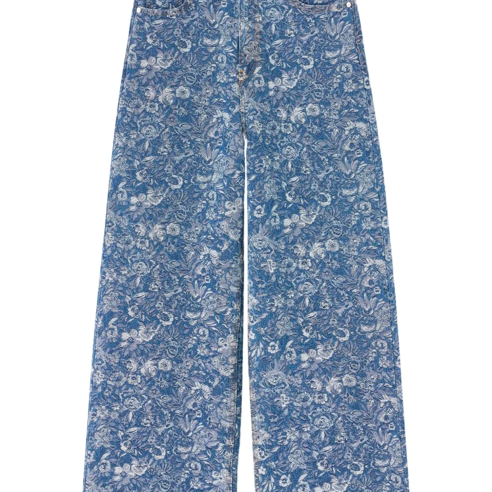 Широкие джинсы с цветочным принтом Широкие джинсы с цветочным принтом