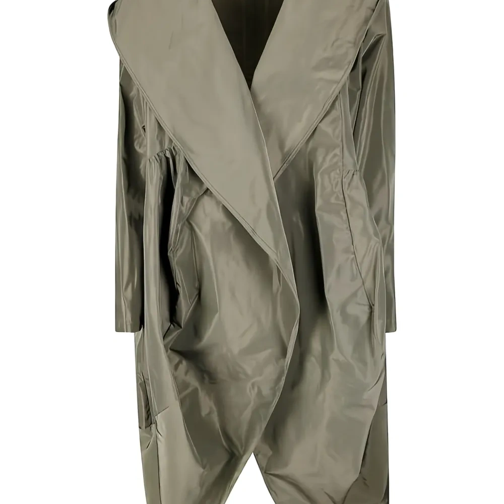 Плащ с капюшоном