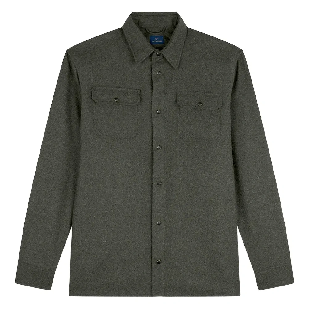 Рубашка с двумя карманами