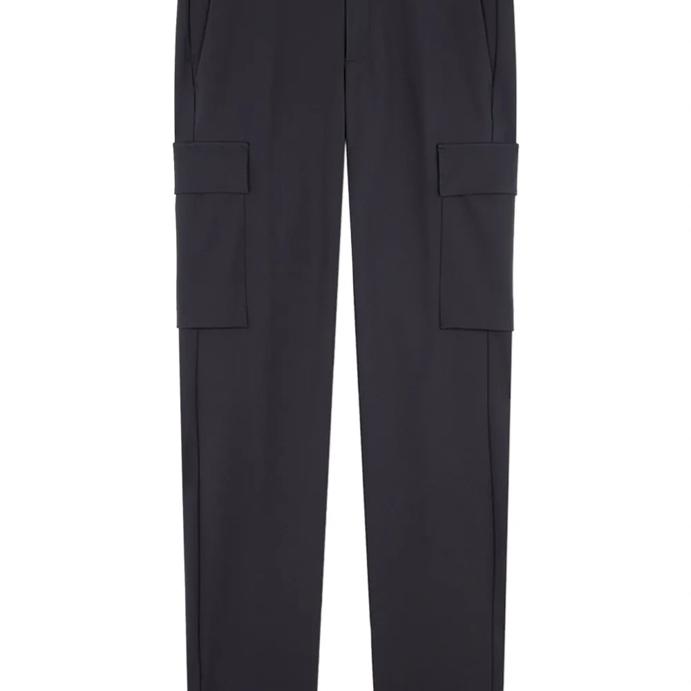 Брюки с накладными карманами