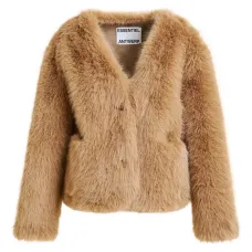 Шуба из искусственного меха на пуговицах Шуба из искусственного меха на пуговицах