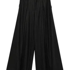 Брюки в тонкую полоску Брюки в тонкую полоску