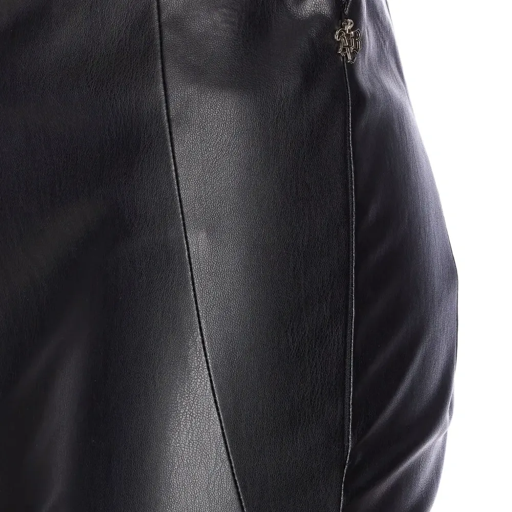 Брюки из искусственной кожи