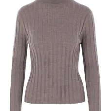 Вязаный свитер с воротником-гольф