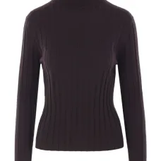 Вязаный свитер с воротником-гольф