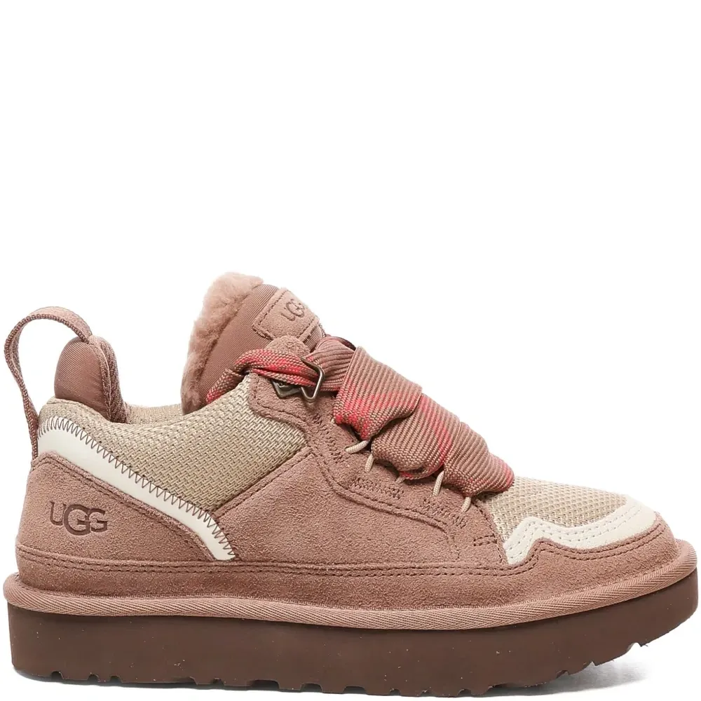 Кроссовки на шнуровке Кроссовки на шнуровке