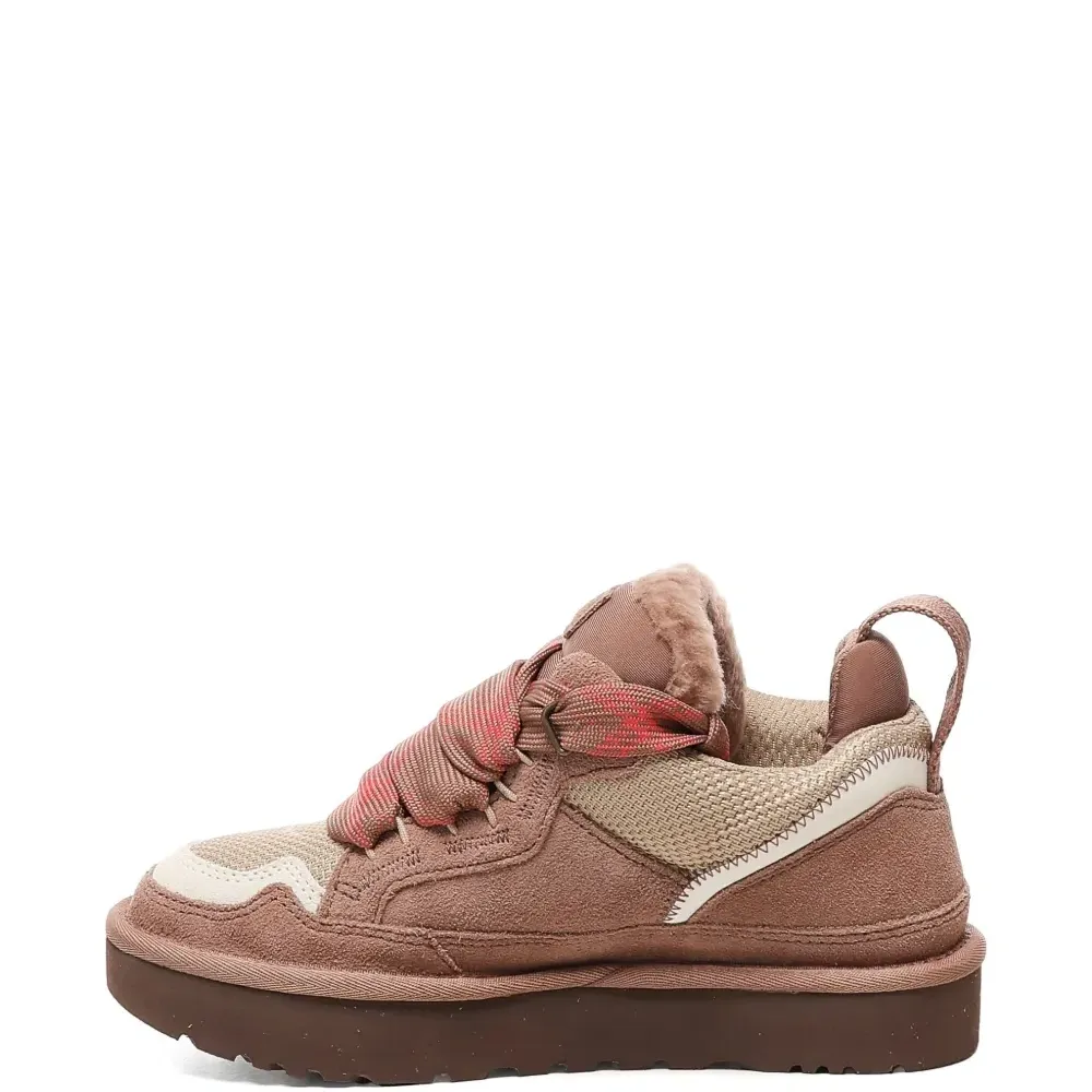 Кроссовки на шнуровке Кроссовки на шнуровке