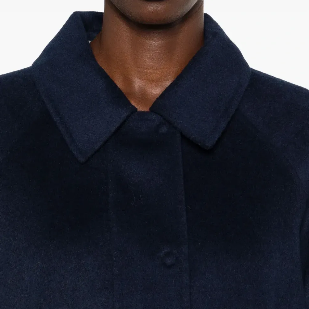 Короткая куртка с рукавами реглан