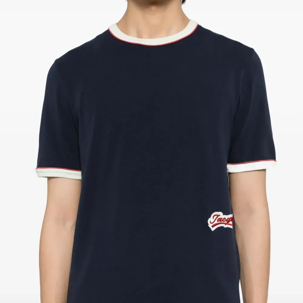 Футболка с вышитым логотипом