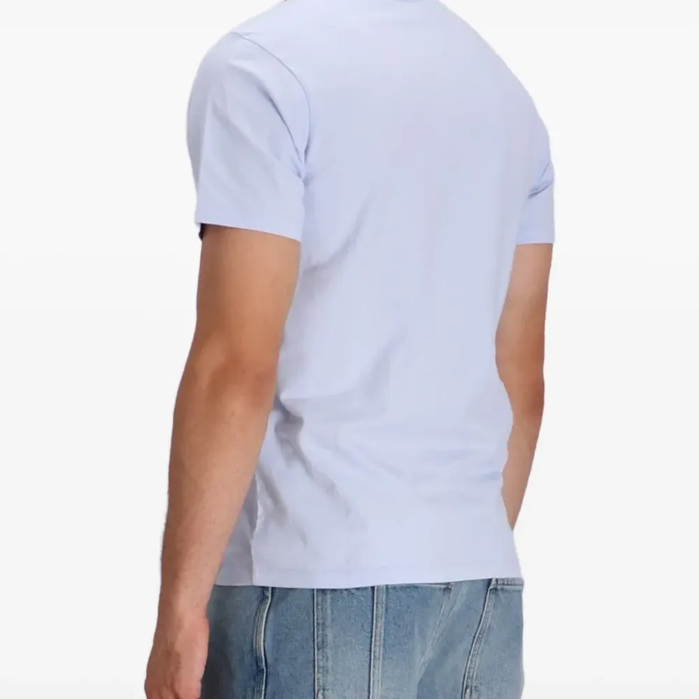 Футболка с вышивкой